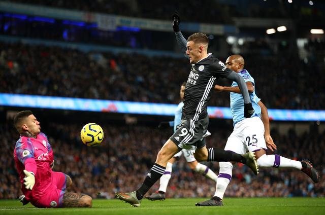  莱斯特城换人立竿见影，替补前锋梅开二度逆转