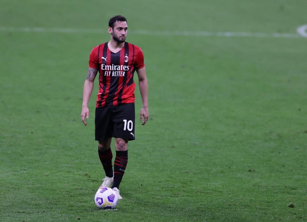  那不勒斯客场逼平国际米兰，冠军悬念持续保留